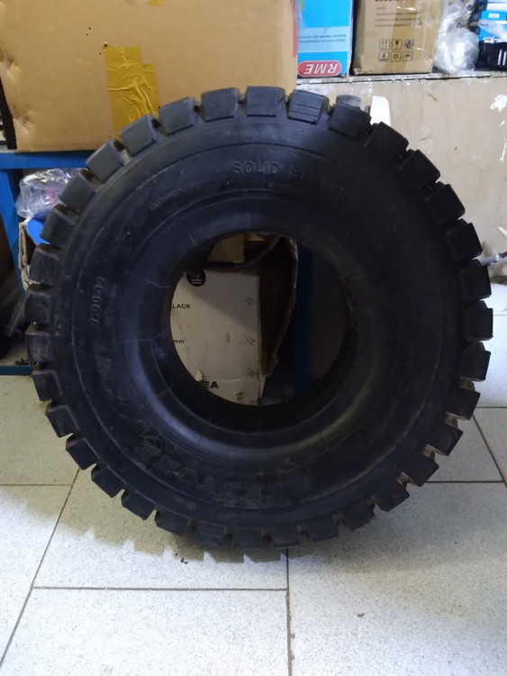 لاستیک لیفتراک DEESTONE